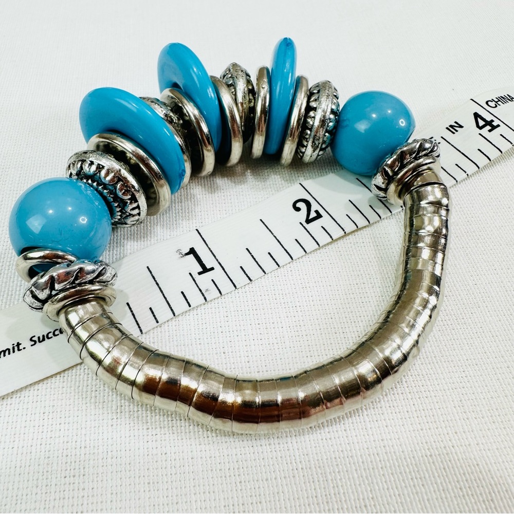 💚 SILVER TONE AQUA BLUE BEADED BOHO CHIC STRETCH BRACELET NWOT FASHION GLAM 🩵 - Picture 8 of 8